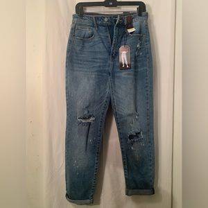 BRAND NEW!!! No Boundaries Juniors’ High Rise Destructed Girlfriend Jeans Size 9